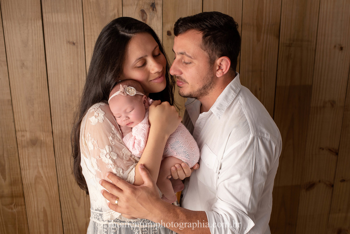 foto momentum photographia ensaio newborn petropolis rj estudio recem nascido mae menina maternidade gestante
