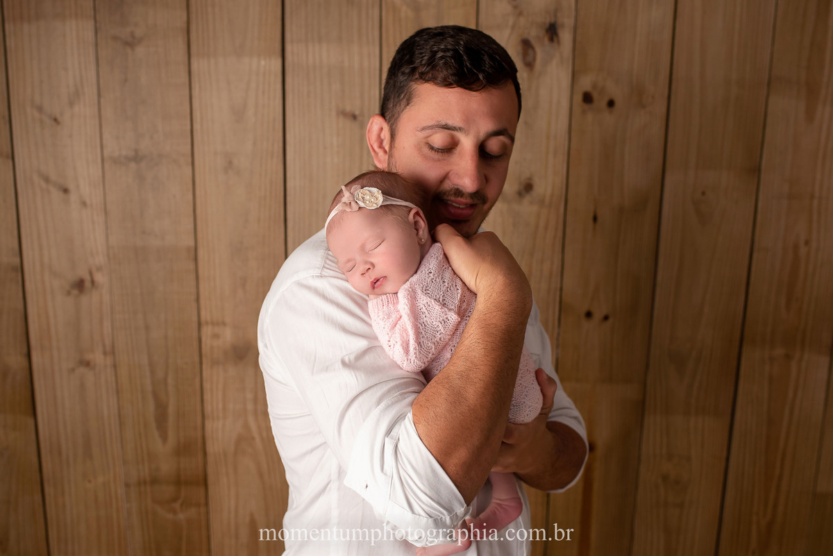 foto momentum photographia ensaio newborn petropolis rj estudio recem nascido mae menina maternidade gestante