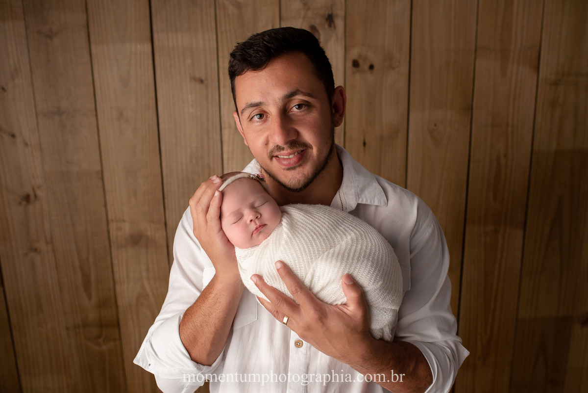 foto momentum photographia ensaio newborn petropolis rj estudio recem nascido mae menina maternidade gestante