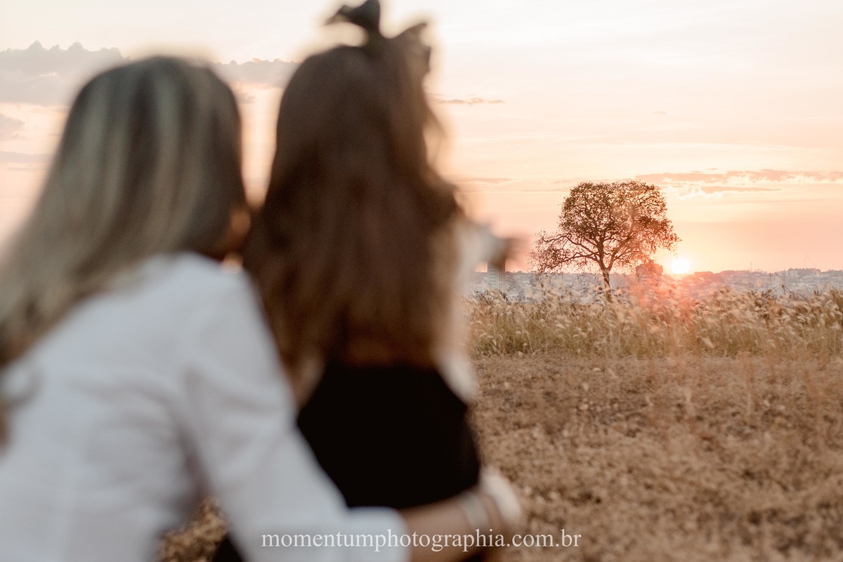 ensaio de familia, mae e filha, rio verde, goias, foto momentum photographia, petropolis e rio verde, fotos espontaneas, lifestyle, fotos verdadeiras, momentos reais