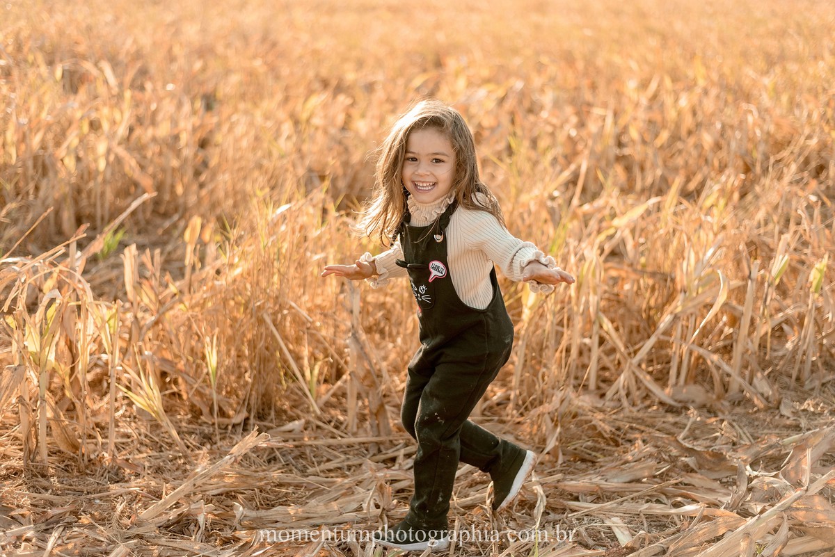 ensaio de familia, mae e filha, rio verde, goias, foto momentum photographia, petropolis e rio verde, fotos espontaneas, lifestyle, fotos verdadeiras, momentos reais