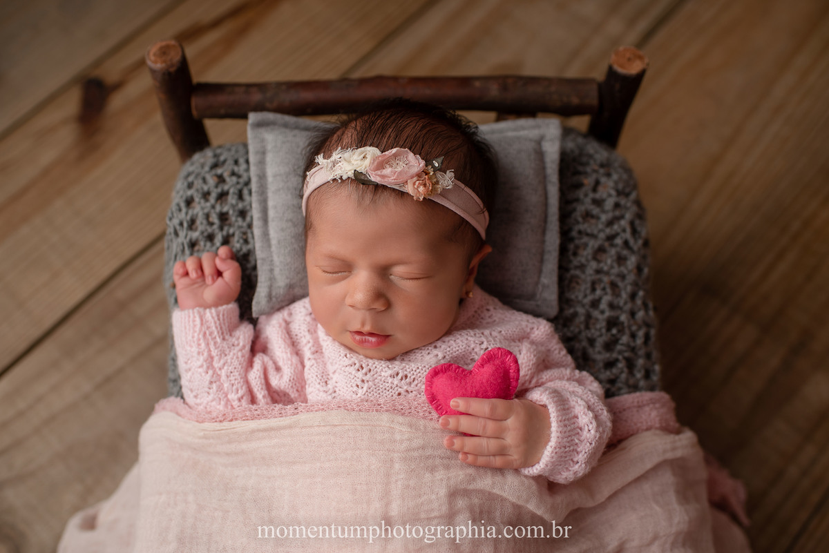 foto momentum photographia ensaio newborn petropolis rj estudio recem nascido mae menina maternidade gestante