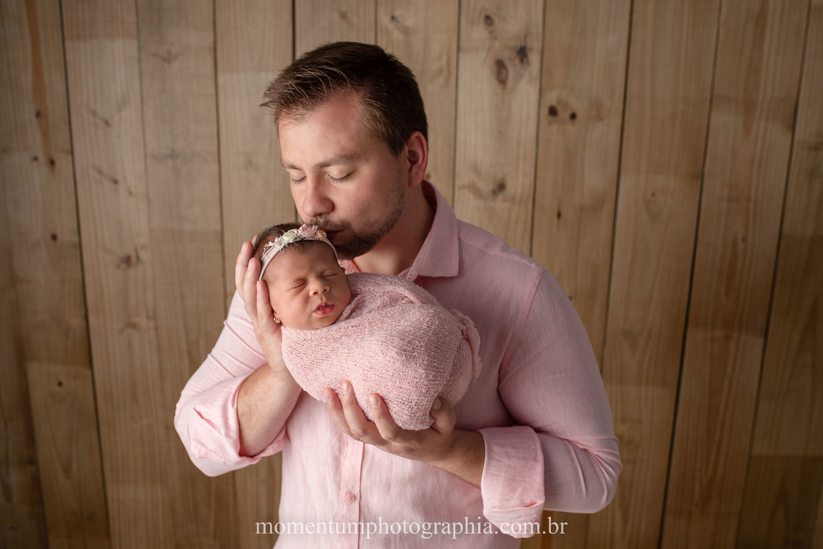 foto momentum photographia ensaio newborn petropolis rj estudio recem nascido mae menina maternidade gestante