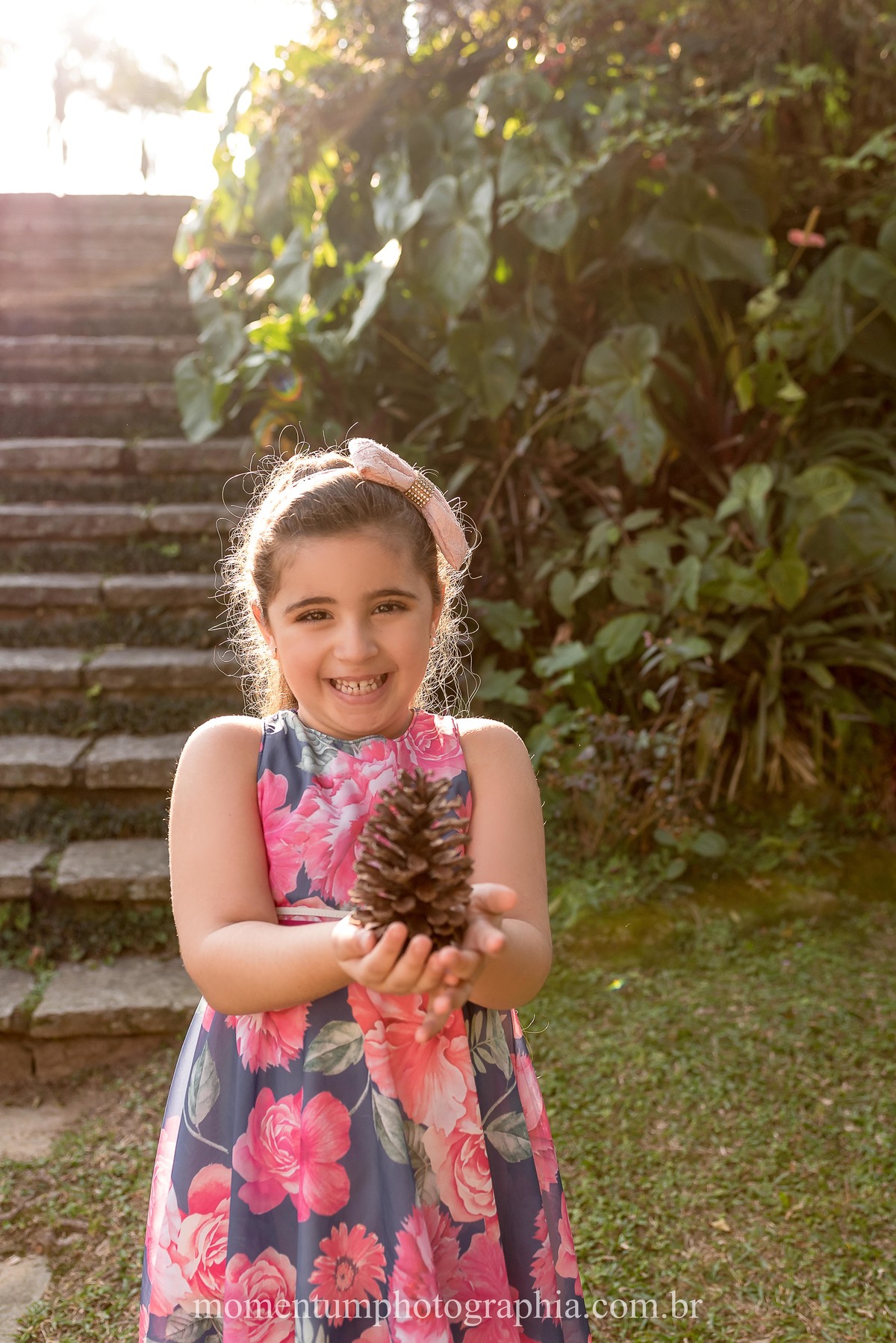 irmãs, mãe e filhas, ensaio infantil, ensaio petrópolis, ensaio de família em petrópolis, referência em fotos de família região serrana, rio de janeiro, momentum photographia