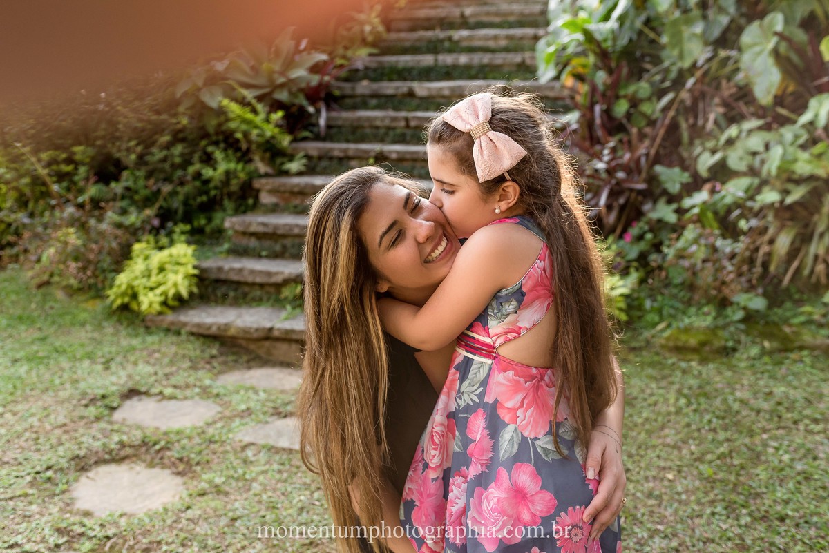 irmãs, mãe e filhas, ensaio infantil, ensaio petrópolis, ensaio de família em petrópolis, referência em fotos de família região serrana, rio de janeiro, momentum photographia