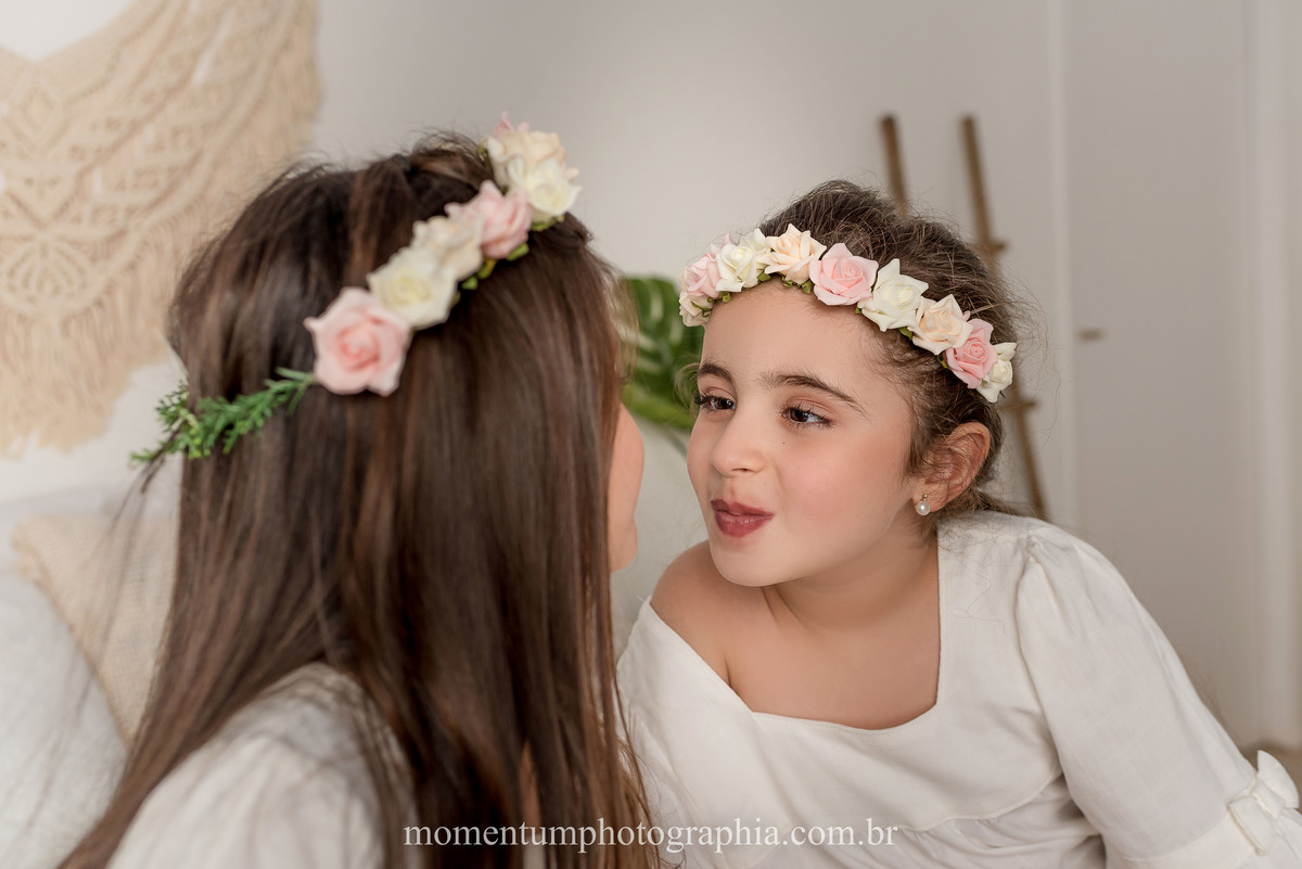 irmãs, mãe e filhas, ensaio infantil, ensaio petrópolis, ensaio de família em petrópolis, referência em fotos de família região serrana, rio de janeiro, momentum photographia