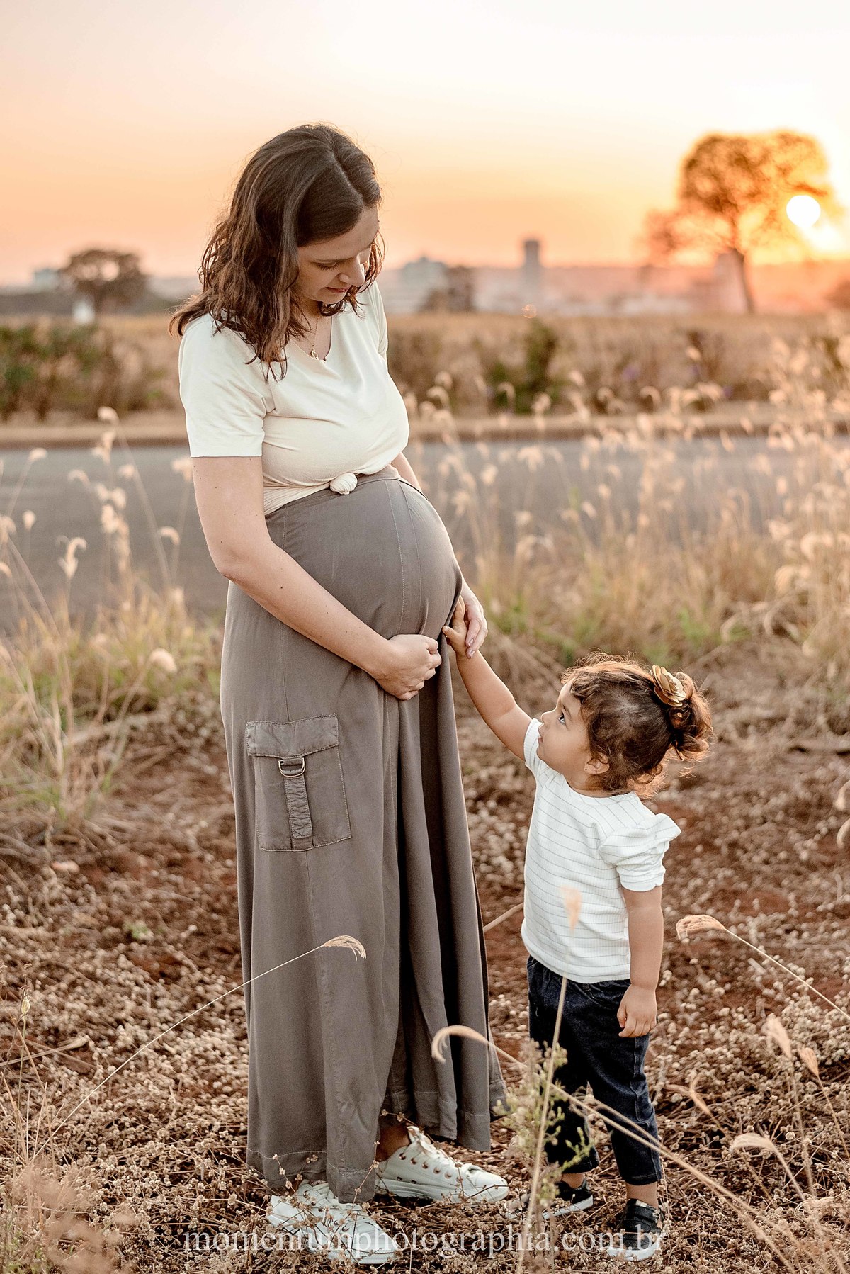 ensaio de familia, mae e filha, rio verde, goias, foto momentum photographia, petropolis e rio verde, fotos espontaneas, lifestyle, fotos verdadeiras, momentos reais