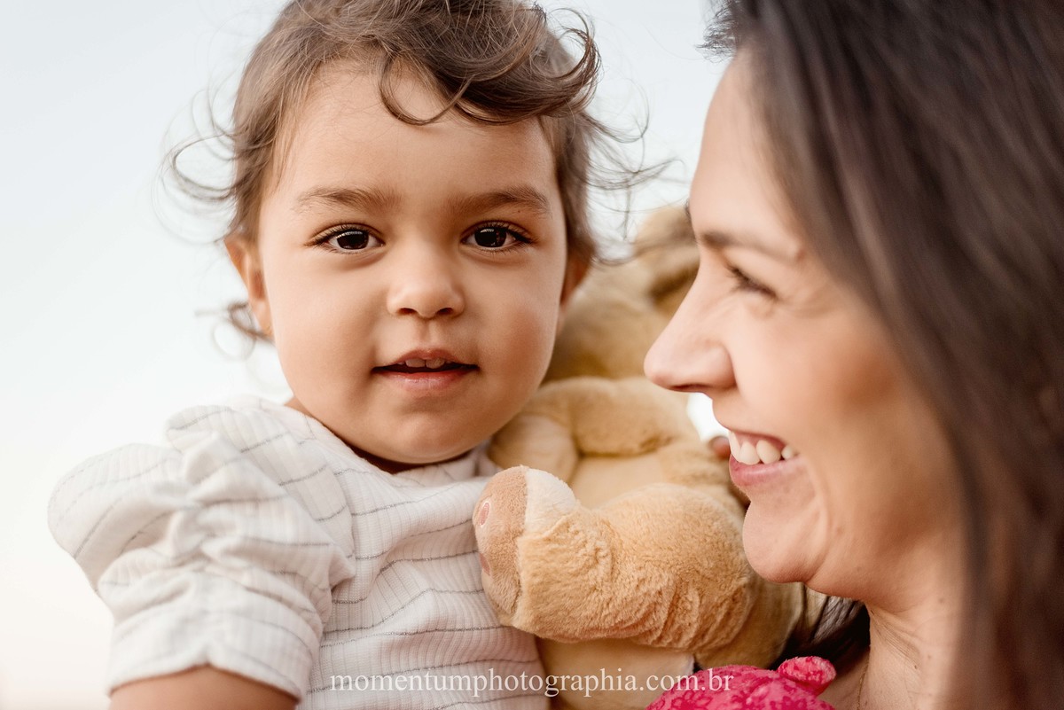 ensaio de familia, mae e filha, rio verde, goias, foto momentum photographia, petropolis e rio verde, fotos espontaneas, lifestyle, fotos verdadeiras, momentos reais