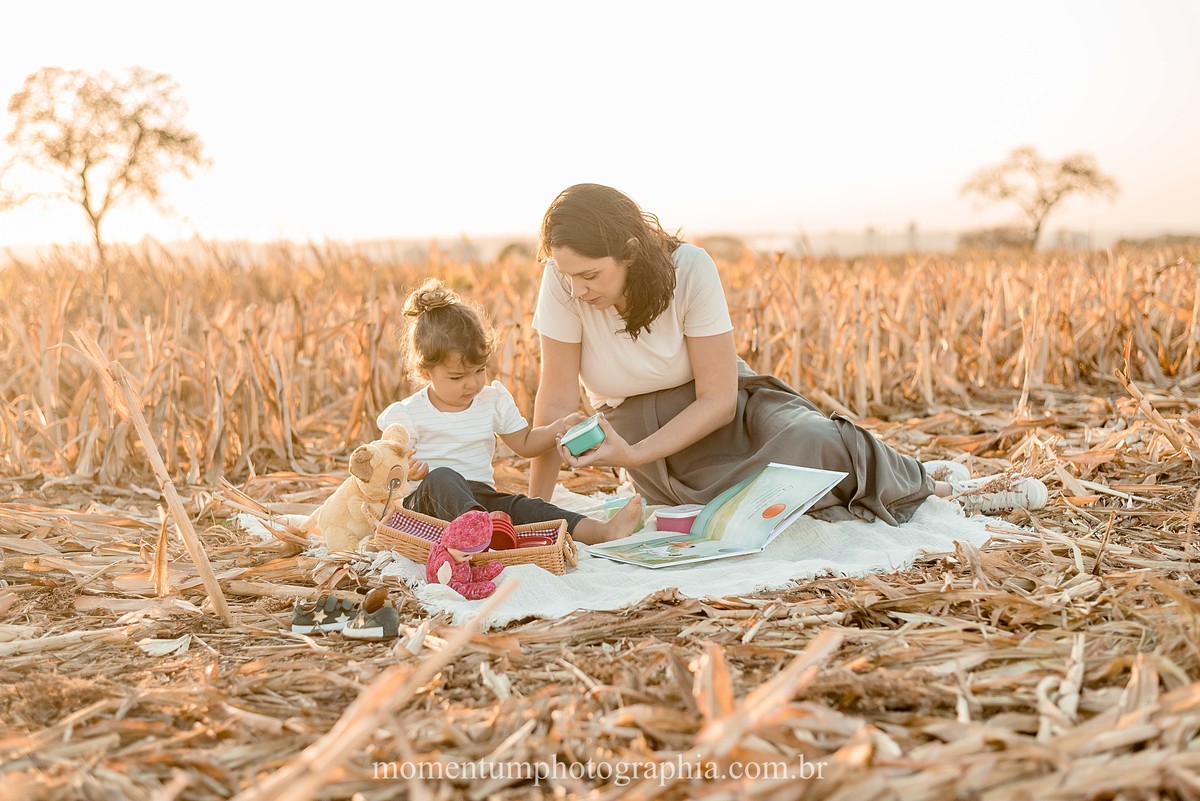 ensaio de familia, mae e filha, rio verde, goias, foto momentum photographia, petropolis e rio verde, fotos espontaneas, lifestyle, fotos verdadeiras, momentos reais
