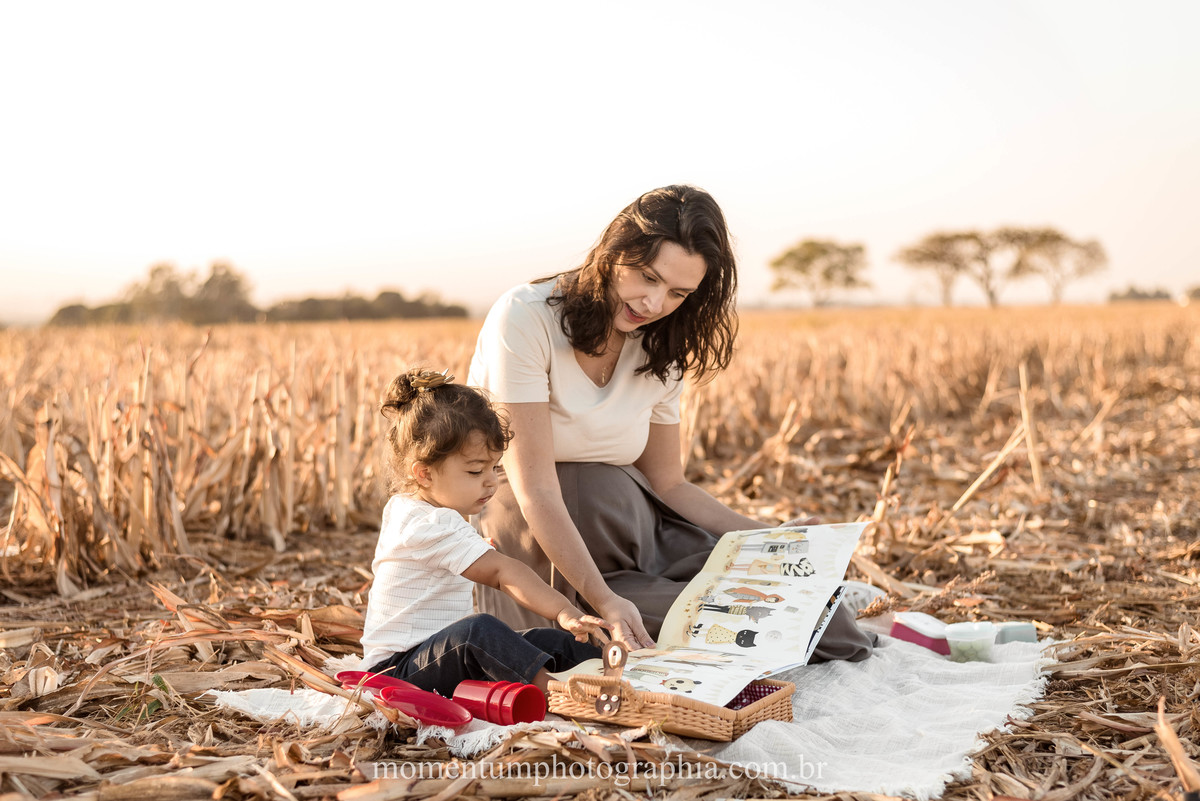ensaio de familia, mae e filha, rio verde, goias, foto momentum photographia, petropolis e rio verde, fotos espontaneas, lifestyle, fotos verdadeiras, momentos reais