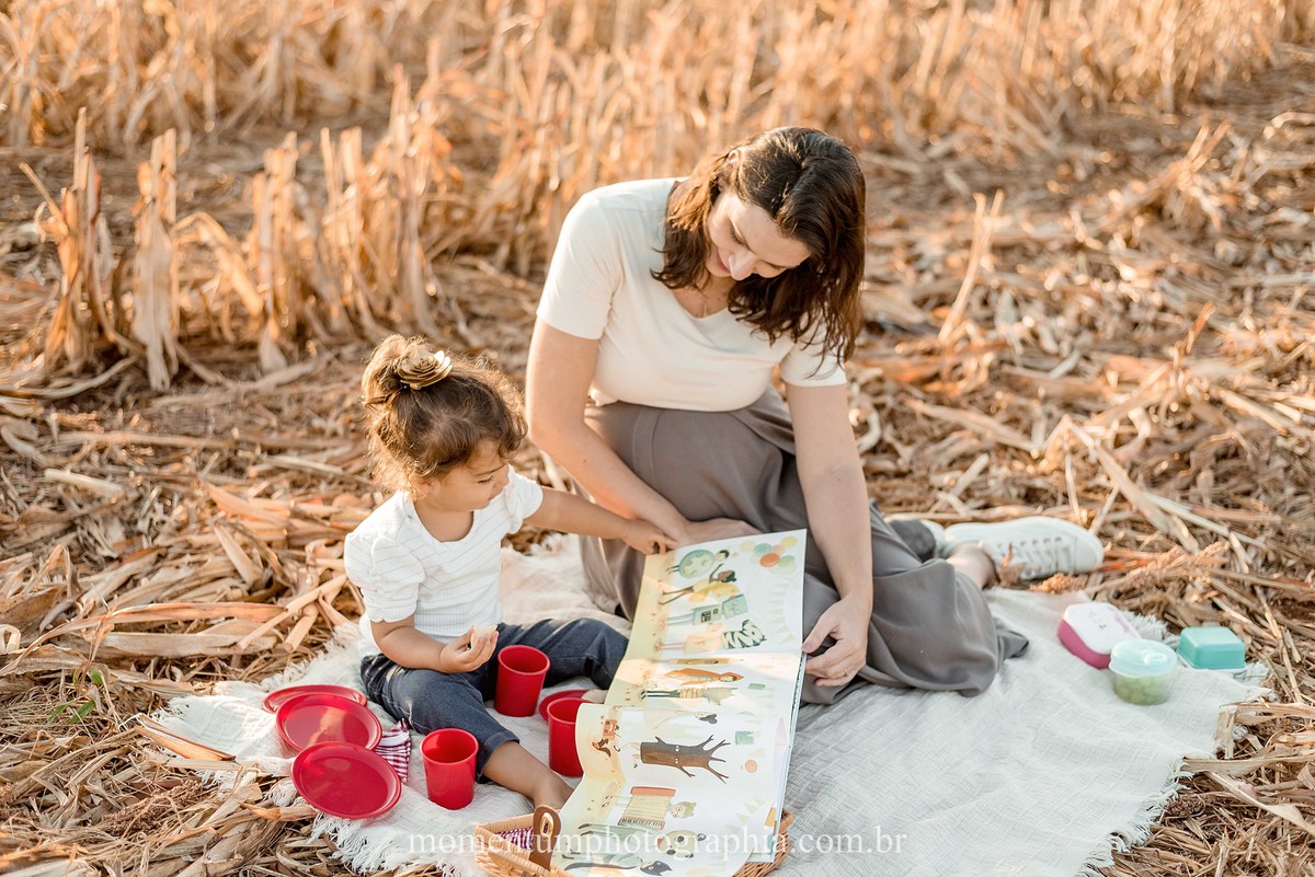 ensaio de familia, mae e filha, rio verde, goias, foto momentum photographia, petropolis e rio verde, fotos espontaneas, lifestyle, fotos verdadeiras, momentos reais