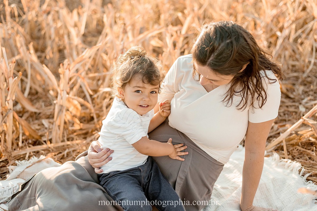 ensaio de familia, mae e filha, rio verde, goias, foto momentum photographia, petropolis e rio verde, fotos espontaneas, lifestyle, fotos verdadeiras, momentos reais