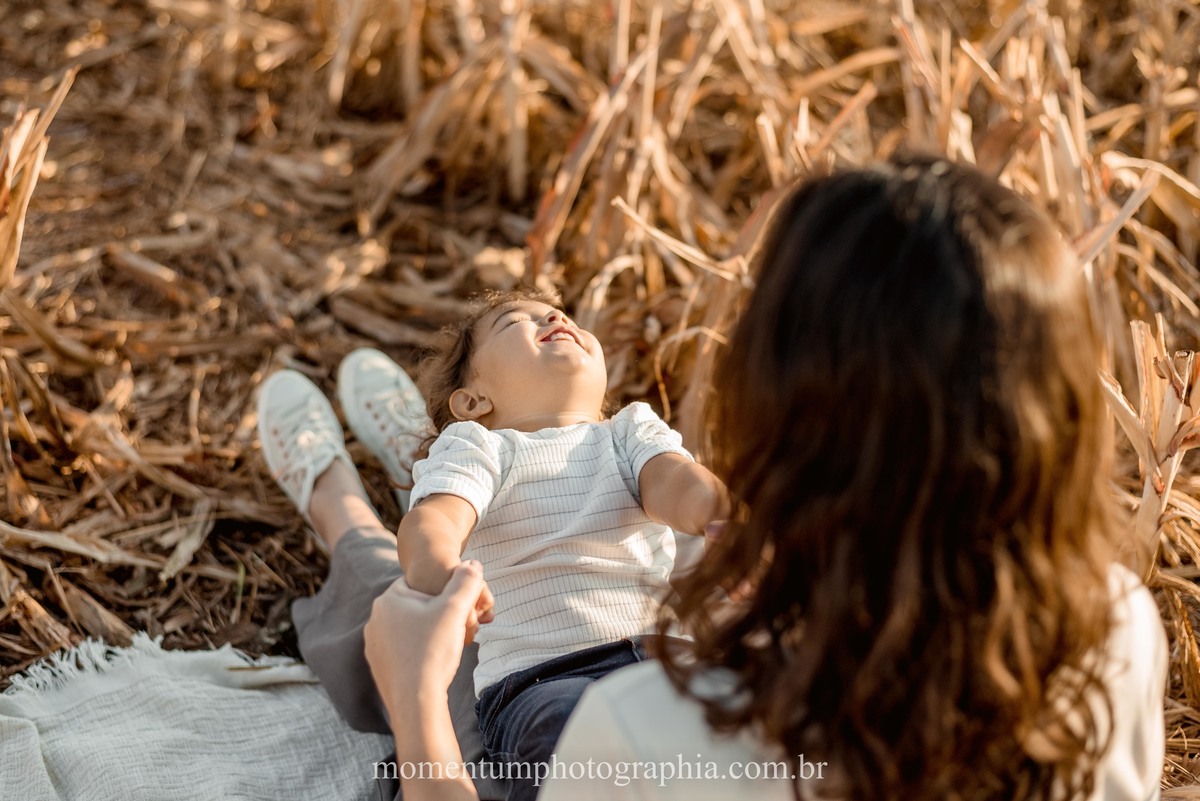 ensaio de familia, mae e filha, rio verde, goias, foto momentum photographia, petropolis e rio verde, fotos espontaneas, lifestyle, fotos verdadeiras, momentos reais