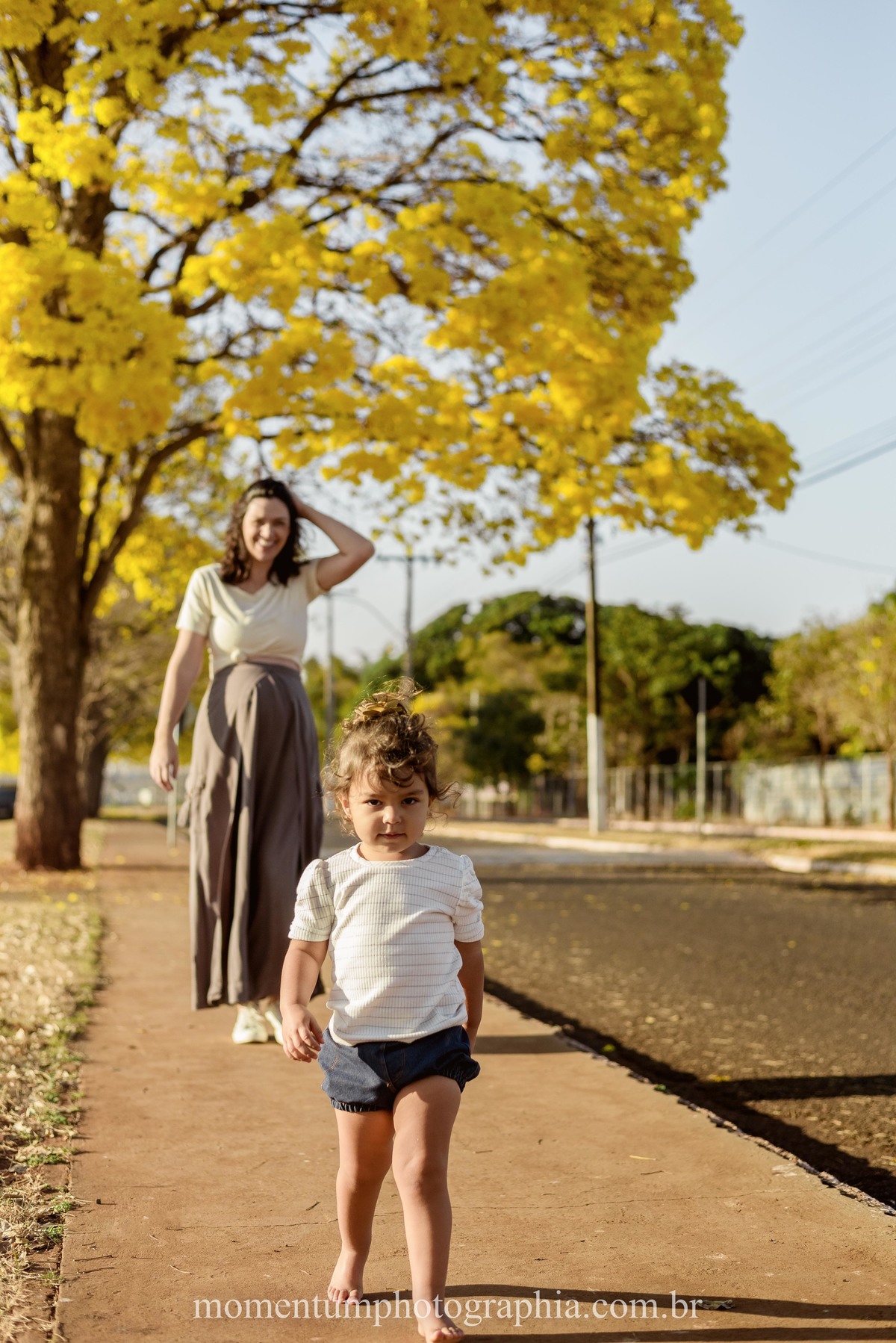 ensaio de familia, mae e filha, rio verde, goias, foto momentum photographia, petropolis e rio verde, fotos espontaneas, lifestyle, fotos verdadeiras, momentos reais