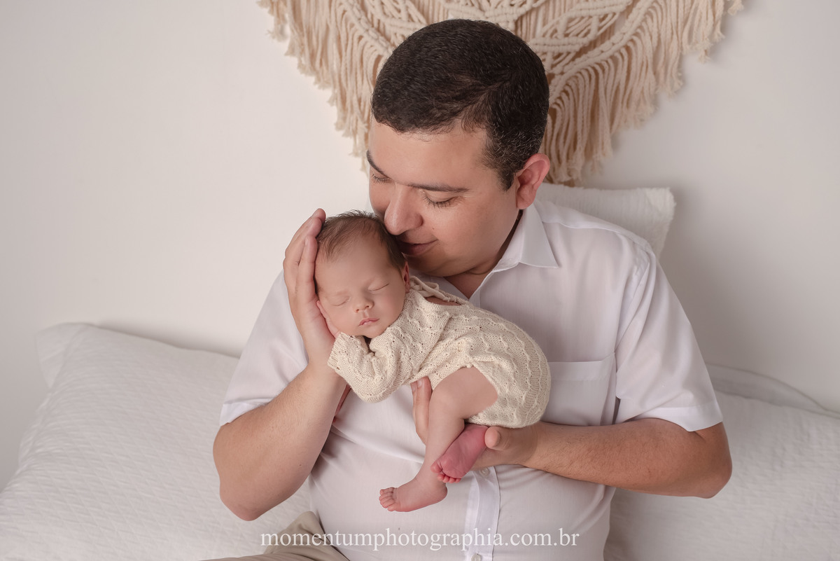 foto momentum photographia ensaio newborn petropolis rj estudio recem nascido mae menina maternidade gestante