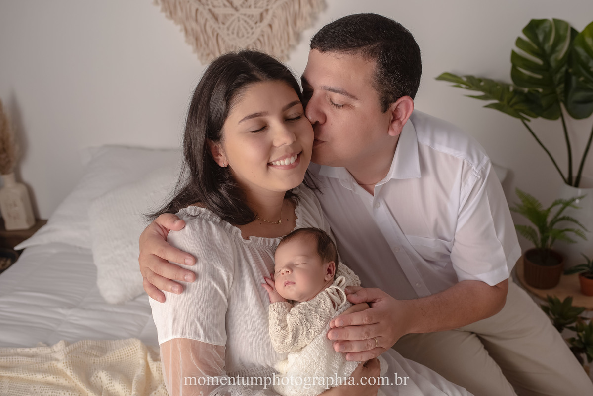 foto momentum photographia ensaio newborn petropolis rj estudio recem nascido mae menina maternidade gestante