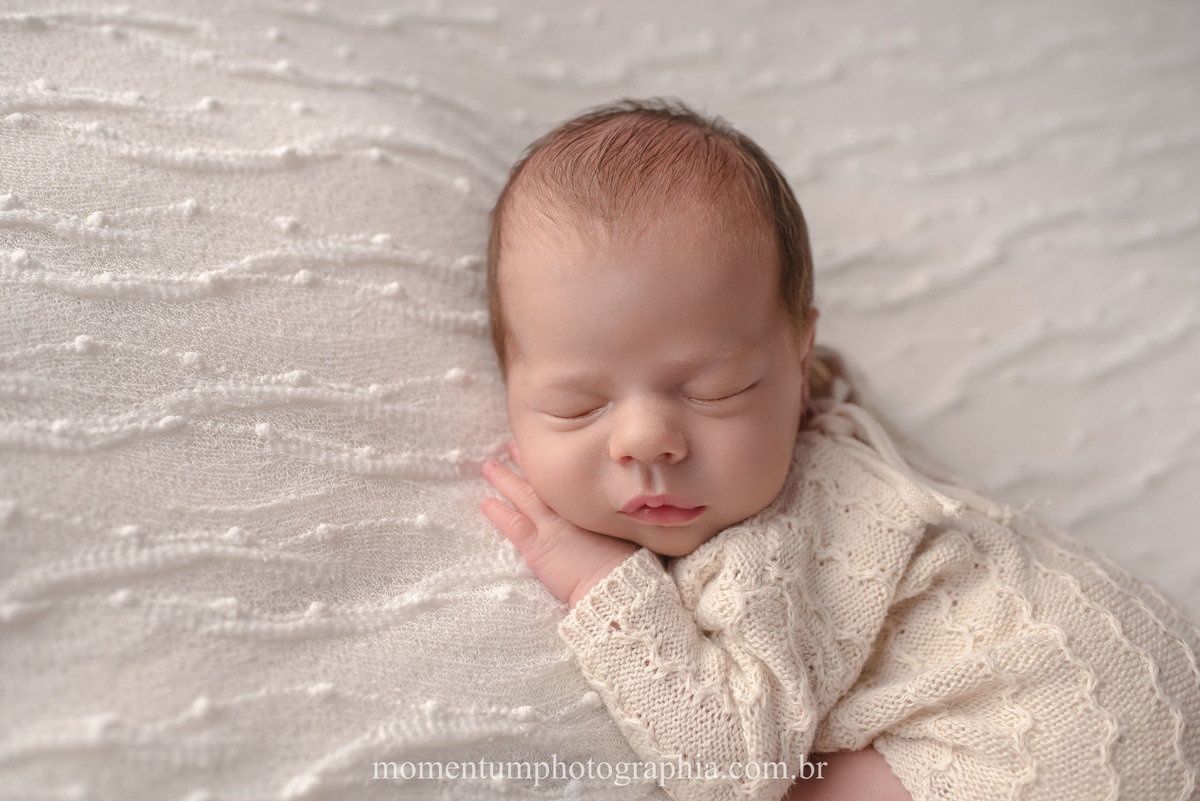 foto momentum photographia ensaio newborn petropolis rj estudio recem nascido mae menina maternidade gestante