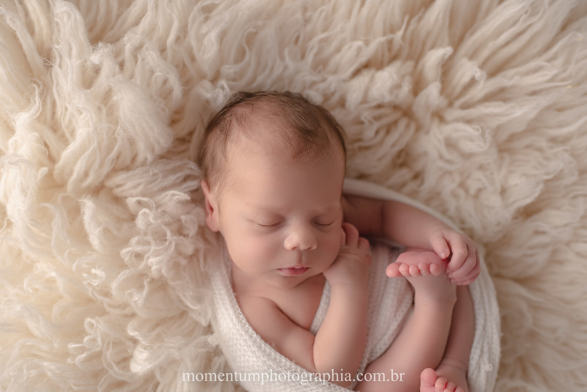 foto momentum photographia ensaio newborn petropolis rj estudio recem nascido mae menina maternidade gestante