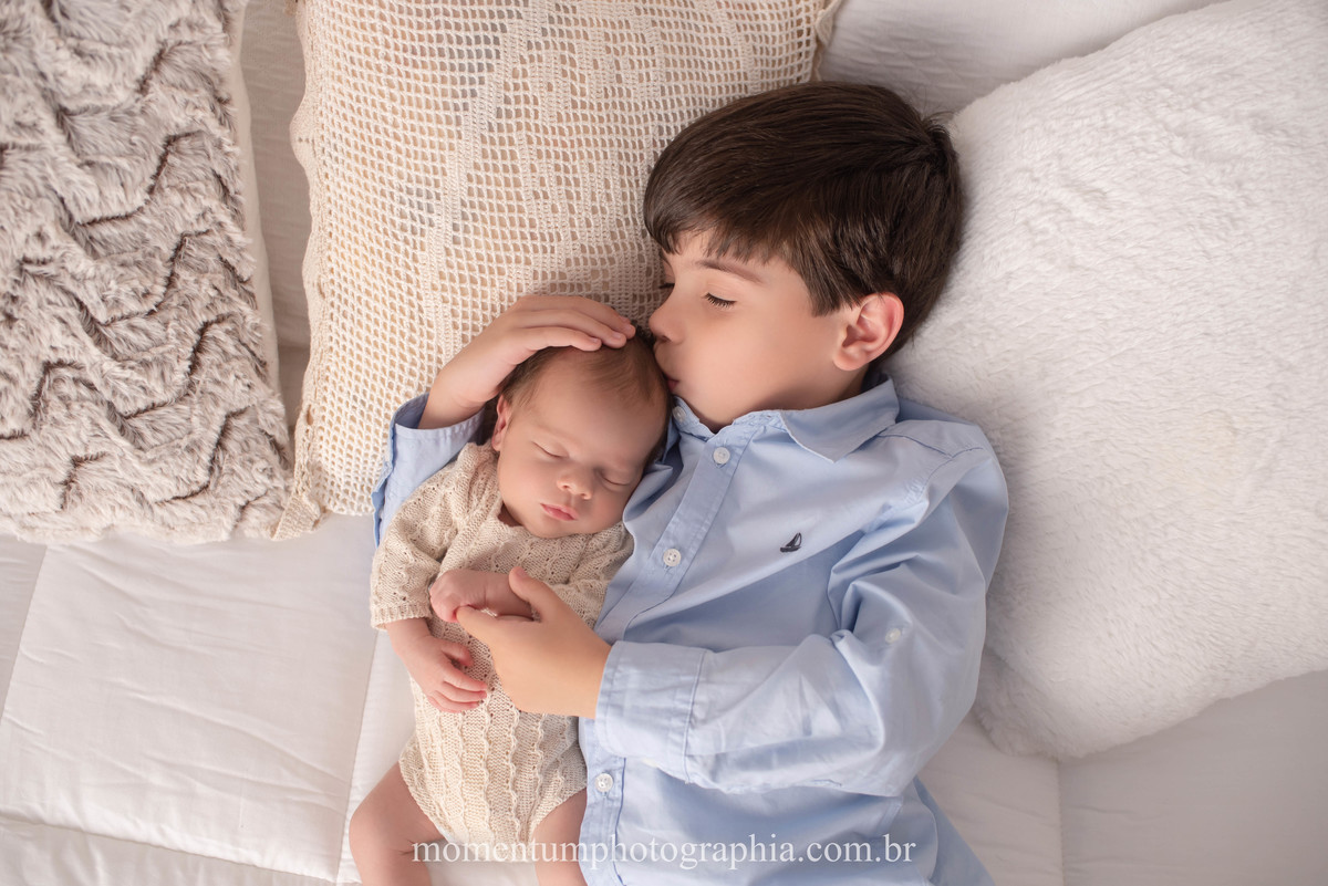 foto momentum photographia ensaio newborn petropolis rj estudio recem nascido mae menina maternidade gestante