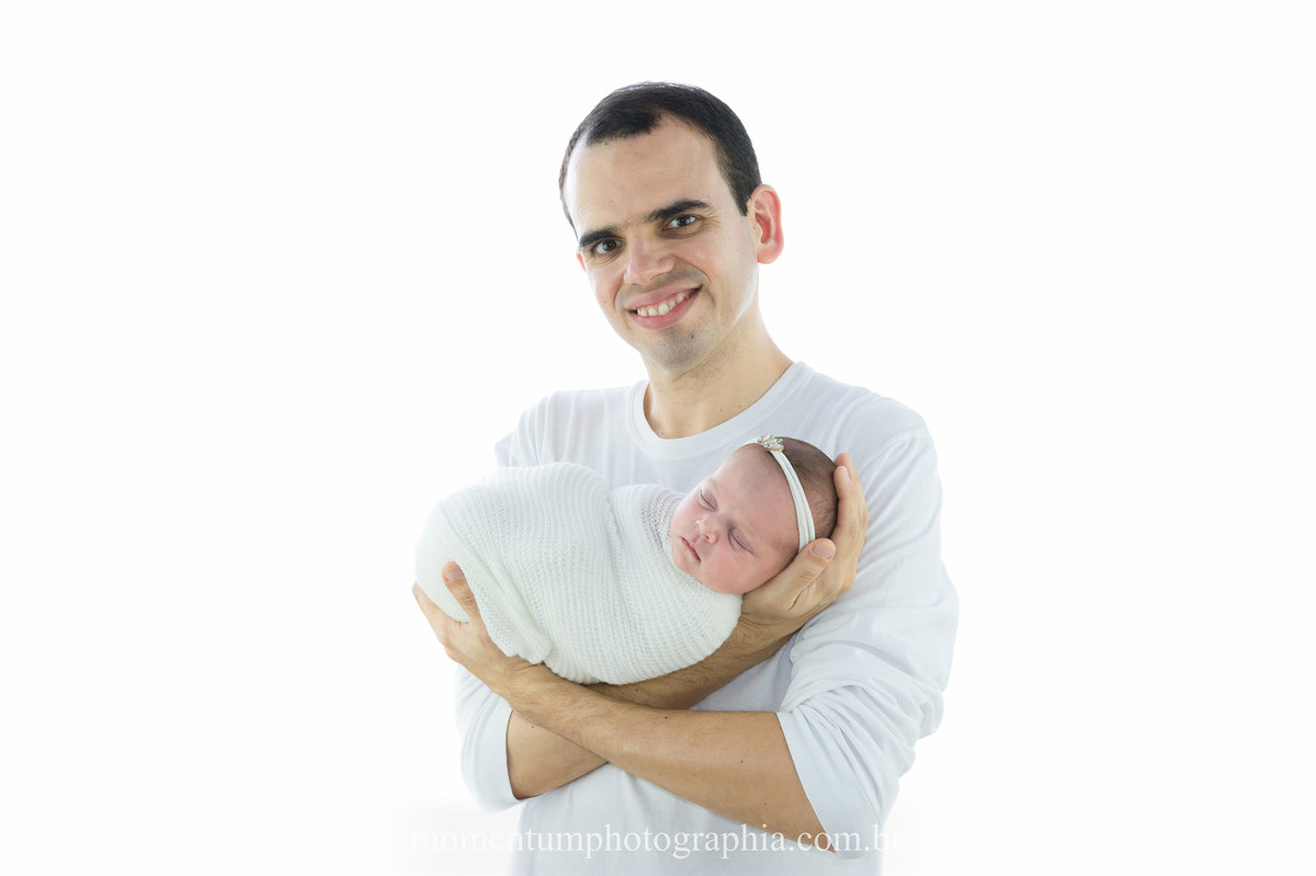 foto tirada por momentum photographia newborn estudio menina petropolis rj