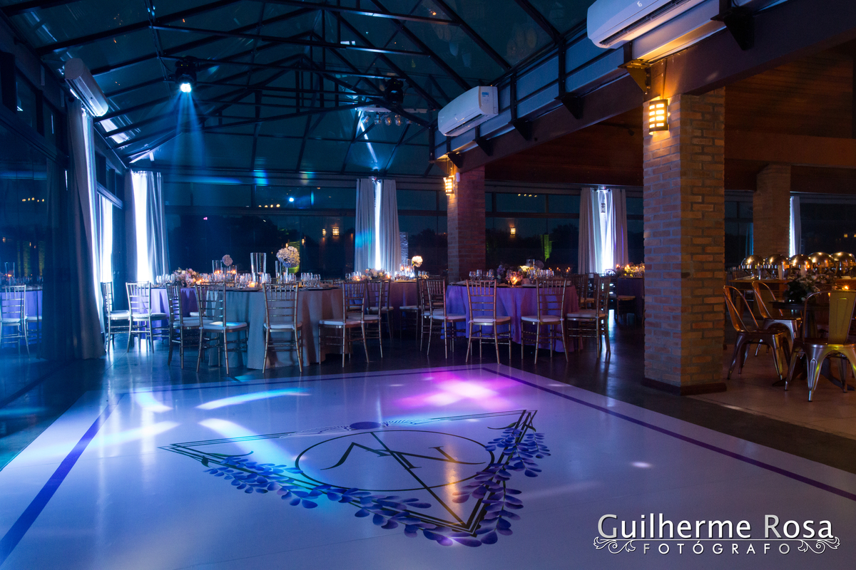 Casamento do lindo casal Nathalia Barbosa de Oliveira e Vinícius Madruga, local Paraíso Espaço de Eventos CERIMONIAL - Rosane Nunes, vestido de Georgia Schmaedecke, GASTRONOMIA- DARQUÊS EVENTOS, PASSADEIRA ESPELHO PROJECTSOM,BAR DE DRINKS- FLAVOR, DDING B