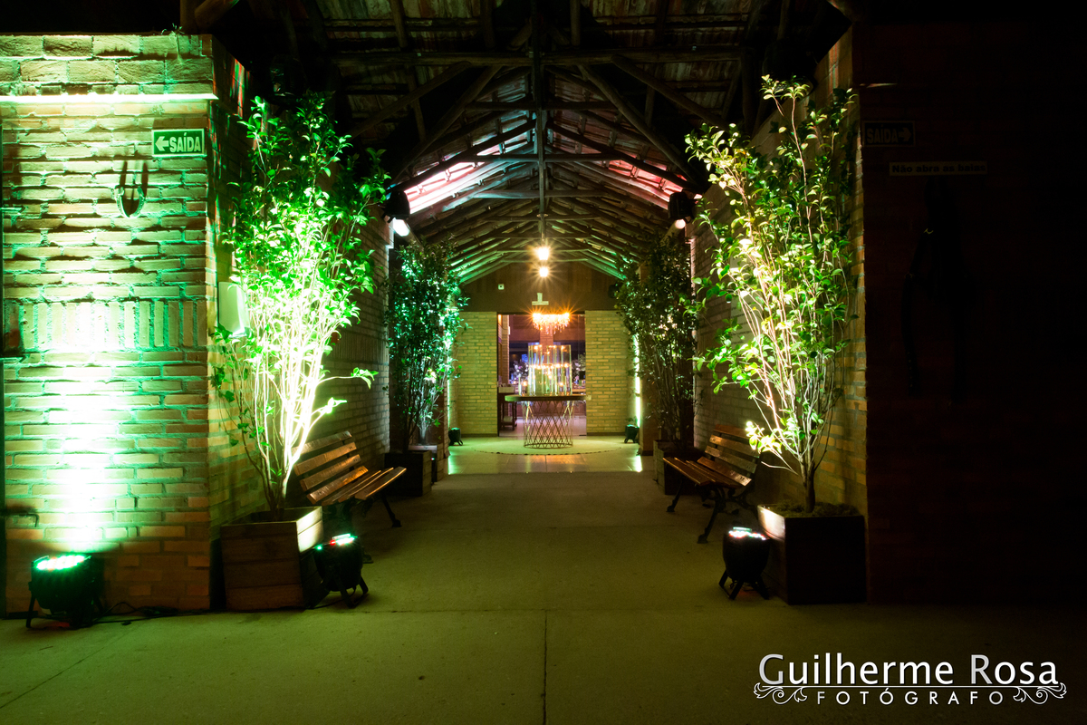 Casamento do lindo casal Nathalia Barbosa de Oliveira e Vinícius Madruga, local Paraíso Espaço de Eventos CERIMONIAL - Rosane Nunes, vestido de Georgia Schmaedecke, GASTRONOMIA- DARQUÊS EVENTOS, PASSADEIRA ESPELHO PROJECTSOM,BAR DE DRINKS- FLAVOR, DDING B