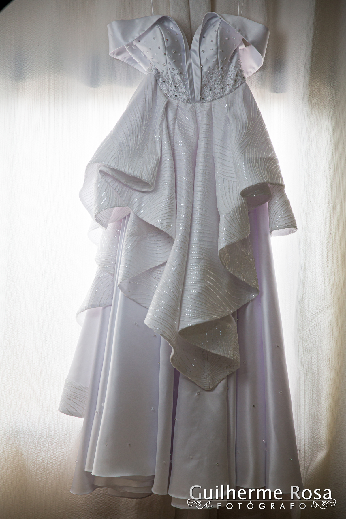 Casamento do lindo casal Nathalia Barbosa de Oliveira e Vinícius Madruga, local Paraíso Espaço de Eventos CERIMONIAL - Rosane Nunes, vestido de Georgia Schmaedecke, GASTRONOMIA- DARQUÊS EVENTOS, PASSADEIRA ESPELHO PROJECTSOM,BAR DE DRINKS- FLAVOR, DDING B