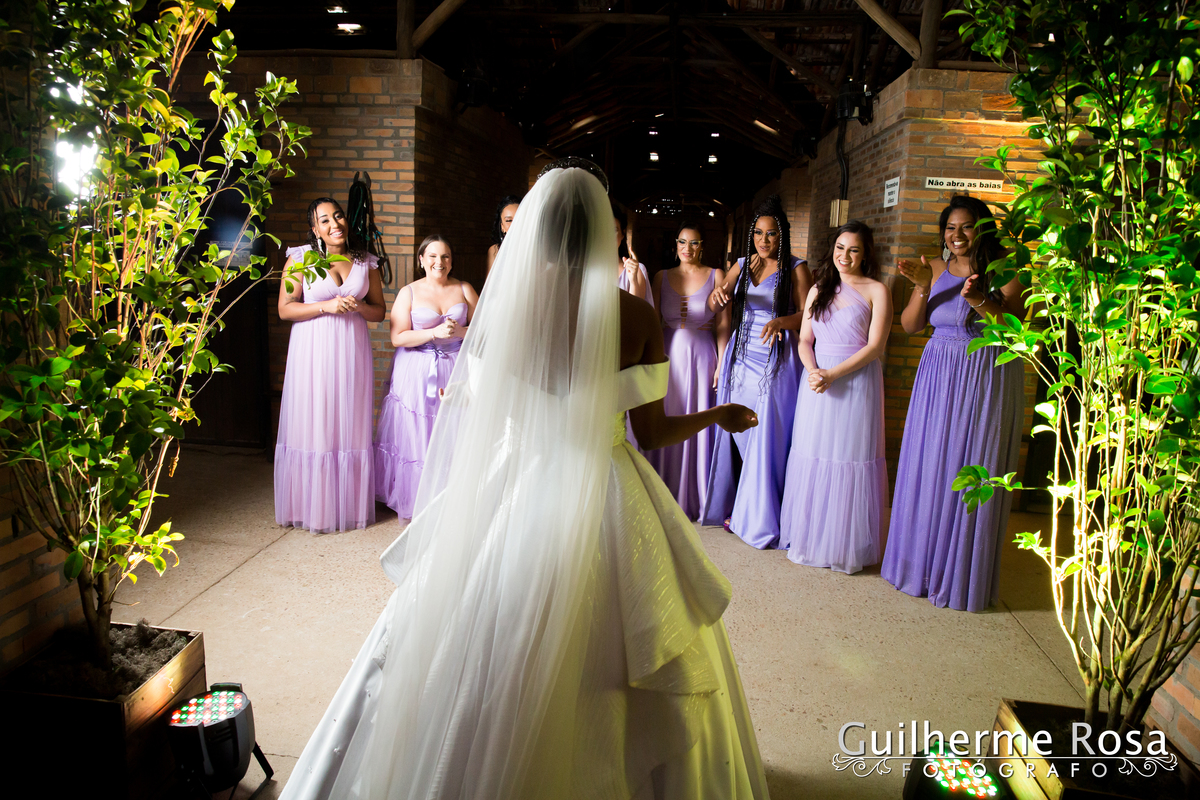 Casamento do lindo casal Nathalia Barbosa de Oliveira e Vinícius Madruga, local Paraíso Espaço de Eventos CERIMONIAL - Rosane Nunes, vestido de Georgia Schmaedecke, GASTRONOMIA- DARQUÊS EVENTOS, PASSADEIRA ESPELHO PROJECTSOM,BAR DE DRINKS- FLAVOR, DDING B