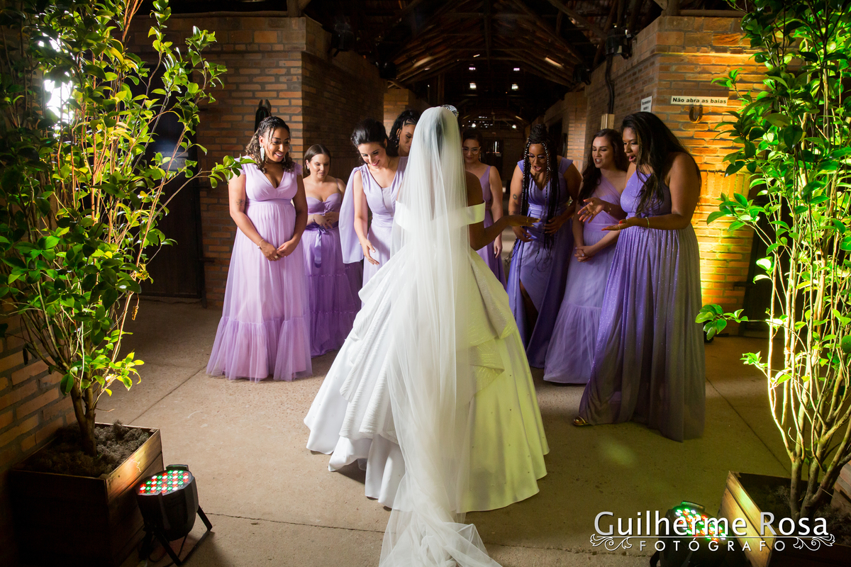 Casamento do lindo casal Nathalia Barbosa de Oliveira e Vinícius Madruga, local Paraíso Espaço de Eventos CERIMONIAL - Rosane Nunes, vestido de Georgia Schmaedecke, GASTRONOMIA- DARQUÊS EVENTOS, PASSADEIRA ESPELHO PROJECTSOM,BAR DE DRINKS- FLAVOR, DDING B