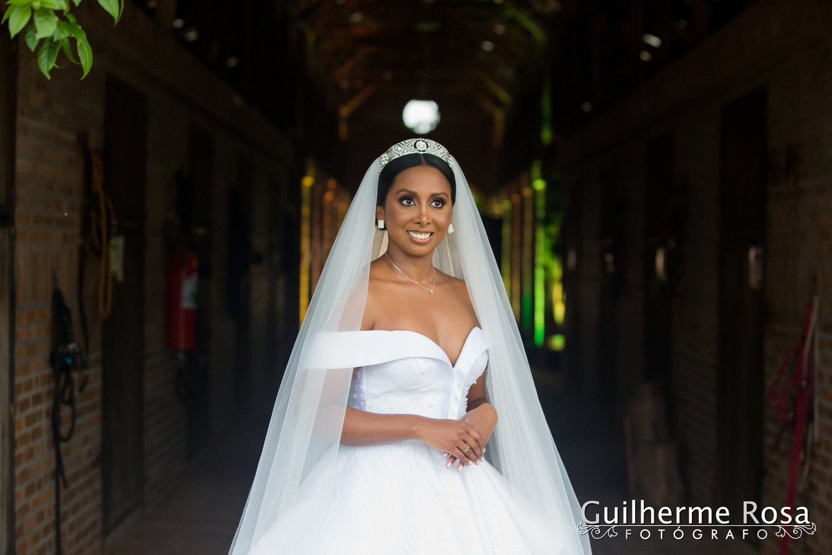 Casamento do lindo casal Nathalia Barbosa de Oliveira e Vinícius Madruga, local Paraíso Espaço de Eventos CERIMONIAL - Rosane Nunes, vestido de Georgia Schmaedecke, GASTRONOMIA- DARQUÊS EVENTOS, PASSADEIRA ESPELHO PROJECTSOM,BAR DE DRINKS- FLAVOR, DDING B