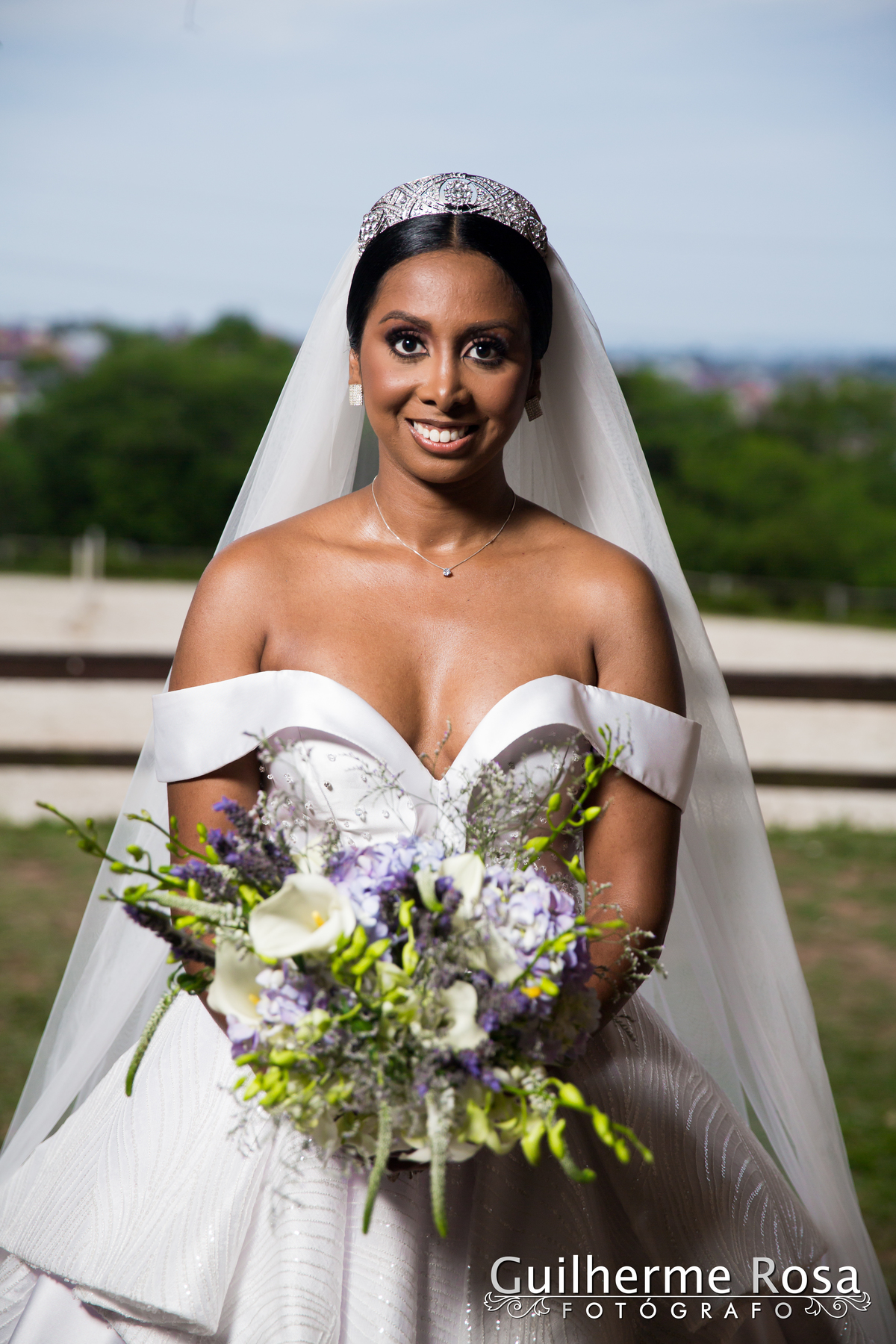 Casamento do lindo casal Nathalia Barbosa de Oliveira e Vinícius Madruga, local Paraíso Espaço de Eventos CERIMONIAL - Rosane Nunes, vestido de Georgia Schmaedecke, GASTRONOMIA- DARQUÊS EVENTOS, PASSADEIRA ESPELHO PROJECTSOM,BAR DE DRINKS- FLAVOR, DDING B