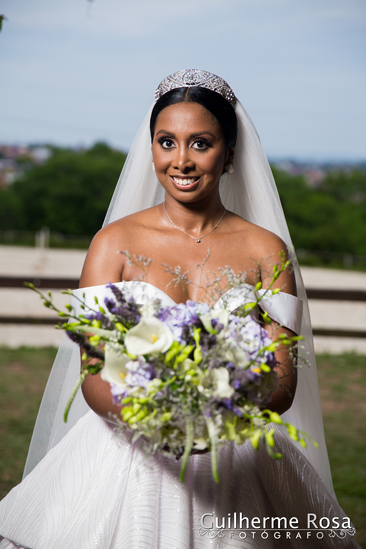 Casamento do lindo casal Nathalia Barbosa de Oliveira e Vinícius Madruga, local Paraíso Espaço de Eventos CERIMONIAL - Rosane Nunes, vestido de Georgia Schmaedecke, GASTRONOMIA- DARQUÊS EVENTOS, PASSADEIRA ESPELHO PROJECTSOM,BAR DE DRINKS- FLAVOR, DDING B