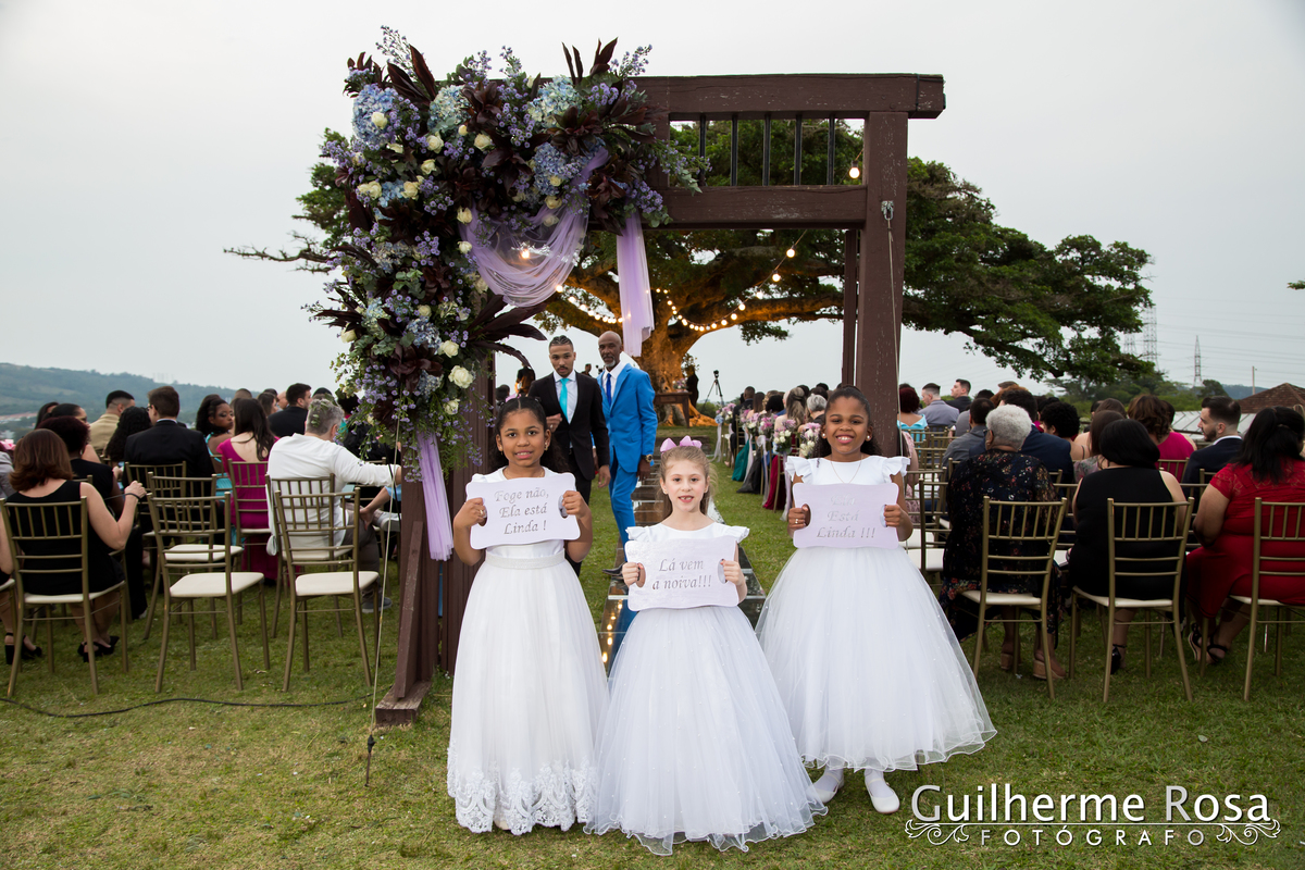 Casamento do lindo casal Nathalia Barbosa de Oliveira e Vinícius Madruga, local Paraíso Espaço de Eventos CERIMONIAL - Rosane Nunes, vestido de Georgia Schmaedecke, GASTRONOMIA- DARQUÊS EVENTOS, PASSADEIRA ESPELHO PROJECTSOM,BAR DE DRINKS- FLAVOR, DDING B