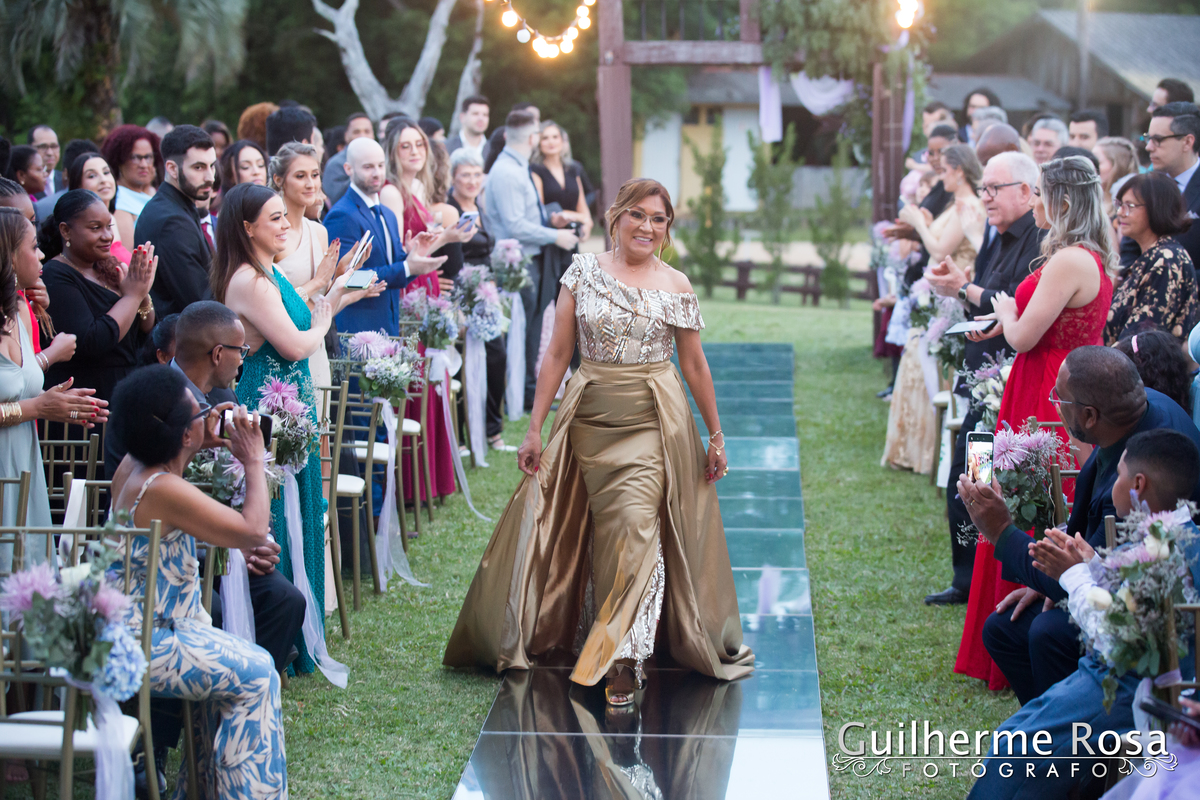 Casamento do lindo casal Nathalia Barbosa de Oliveira e Vinícius Madruga, local Paraíso Espaço de Eventos CERIMONIAL - Rosane Nunes, vestido de Georgia Schmaedecke, GASTRONOMIA- DARQUÊS EVENTOS, PASSADEIRA ESPELHO PROJECTSOM,BAR DE DRINKS- FLAVOR, DDING B