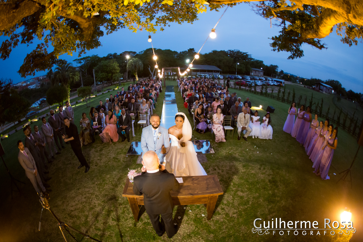 Casamento do lindo casal Nathalia Barbosa de Oliveira e Vinícius Madruga, local Paraíso Espaço de Eventos CERIMONIAL - Rosane Nunes, vestido de Georgia Schmaedecke, GASTRONOMIA- DARQUÊS EVENTOS, PASSADEIRA ESPELHO PROJECTSOM,BAR DE DRINKS- FLAVOR, DDING B