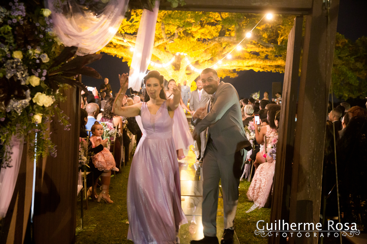 Casamento do lindo casal Nathalia Barbosa de Oliveira e Vinícius Madruga, local Paraíso Espaço de Eventos CERIMONIAL - Rosane Nunes, vestido de Georgia Schmaedecke, GASTRONOMIA- DARQUÊS EVENTOS, PASSADEIRA ESPELHO PROJECTSOM,BAR DE DRINKS- FLAVOR, DDING B