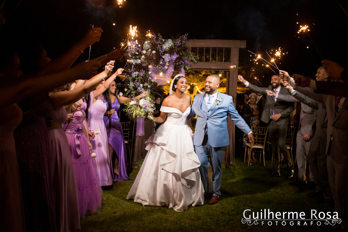 Casamento do lindo casal Nathalia Barbosa de Oliveira e Vinícius Madruga, local Paraíso Espaço de Eventos CERIMONIAL - Rosane Nunes, vestido de Georgia Schmaedecke, GASTRONOMIA- DARQUÊS EVENTOS, PASSADEIRA ESPELHO PROJECTSOM,BAR DE DRINKS- FLAVOR, DDING B