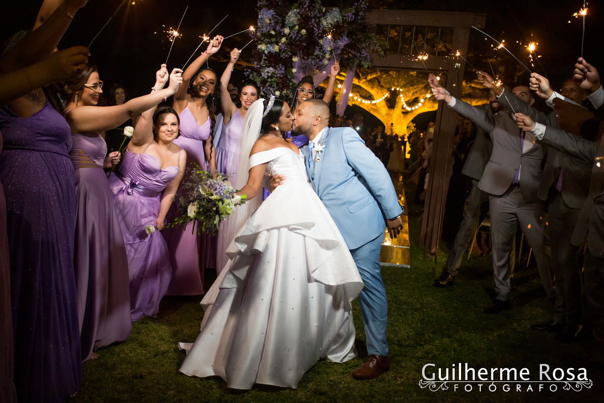 Casamento do lindo casal Nathalia Barbosa de Oliveira e Vinícius Madruga, local Paraíso Espaço de Eventos CERIMONIAL - Rosane Nunes, vestido de Georgia Schmaedecke, GASTRONOMIA- DARQUÊS EVENTOS, PASSADEIRA ESPELHO PROJECTSOM,BAR DE DRINKS- FLAVOR, DDING B