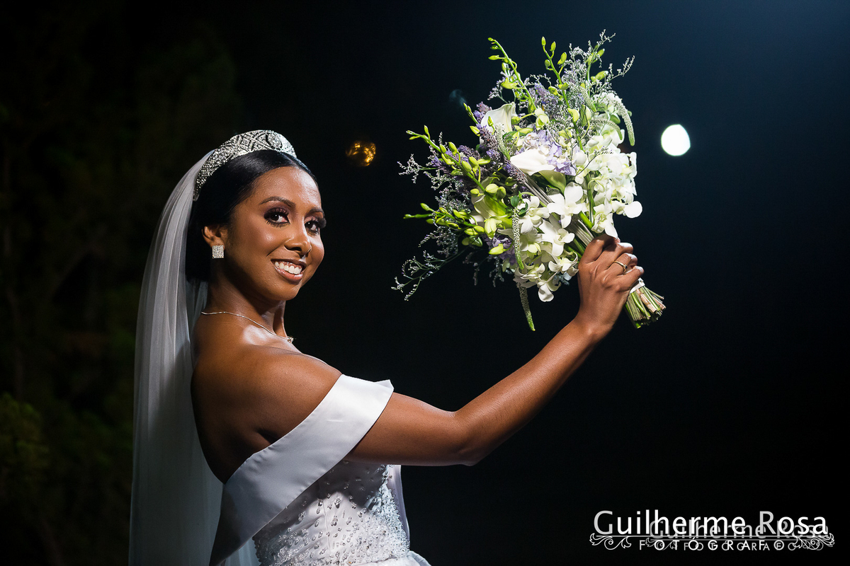 Casamento do lindo casal Nathalia Barbosa de Oliveira e Vinícius Madruga, local Paraíso Espaço de Eventos CERIMONIAL - Rosane Nunes, vestido de Georgia Schmaedecke, GASTRONOMIA- DARQUÊS EVENTOS, PASSADEIRA ESPELHO PROJECTSOM,BAR DE DRINKS- FLAVOR, DDING B