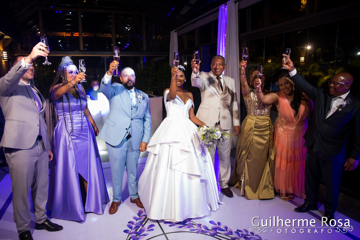 Casamento do lindo casal Nathalia Barbosa de Oliveira e Vinícius Madruga, local Paraíso Espaço de Eventos CERIMONIAL - Rosane Nunes, vestido de Georgia Schmaedecke, GASTRONOMIA- DARQUÊS EVENTOS, PASSADEIRA ESPELHO PROJECTSOM,BAR DE DRINKS- FLAVOR, DDING B