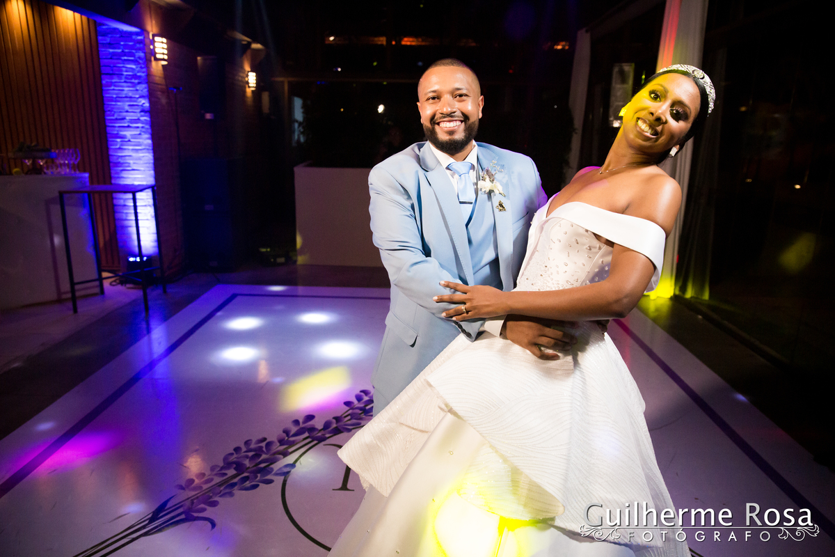 Casamento do lindo casal Nathalia Barbosa de Oliveira e Vinícius Madruga, local Paraíso Espaço de Eventos CERIMONIAL - Rosane Nunes, vestido de Georgia Schmaedecke, GASTRONOMIA- DARQUÊS EVENTOS, PASSADEIRA ESPELHO PROJECTSOM,BAR DE DRINKS- FLAVOR, DDING B