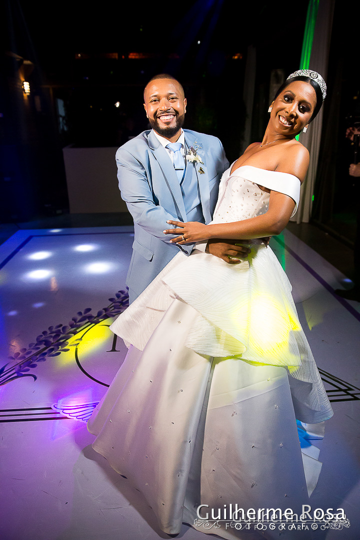 Casamento do lindo casal Nathalia Barbosa de Oliveira e Vinícius Madruga, local Paraíso Espaço de Eventos CERIMONIAL - Rosane Nunes, vestido de Georgia Schmaedecke, GASTRONOMIA- DARQUÊS EVENTOS, PASSADEIRA ESPELHO PROJECTSOM,BAR DE DRINKS- FLAVOR, DDING B