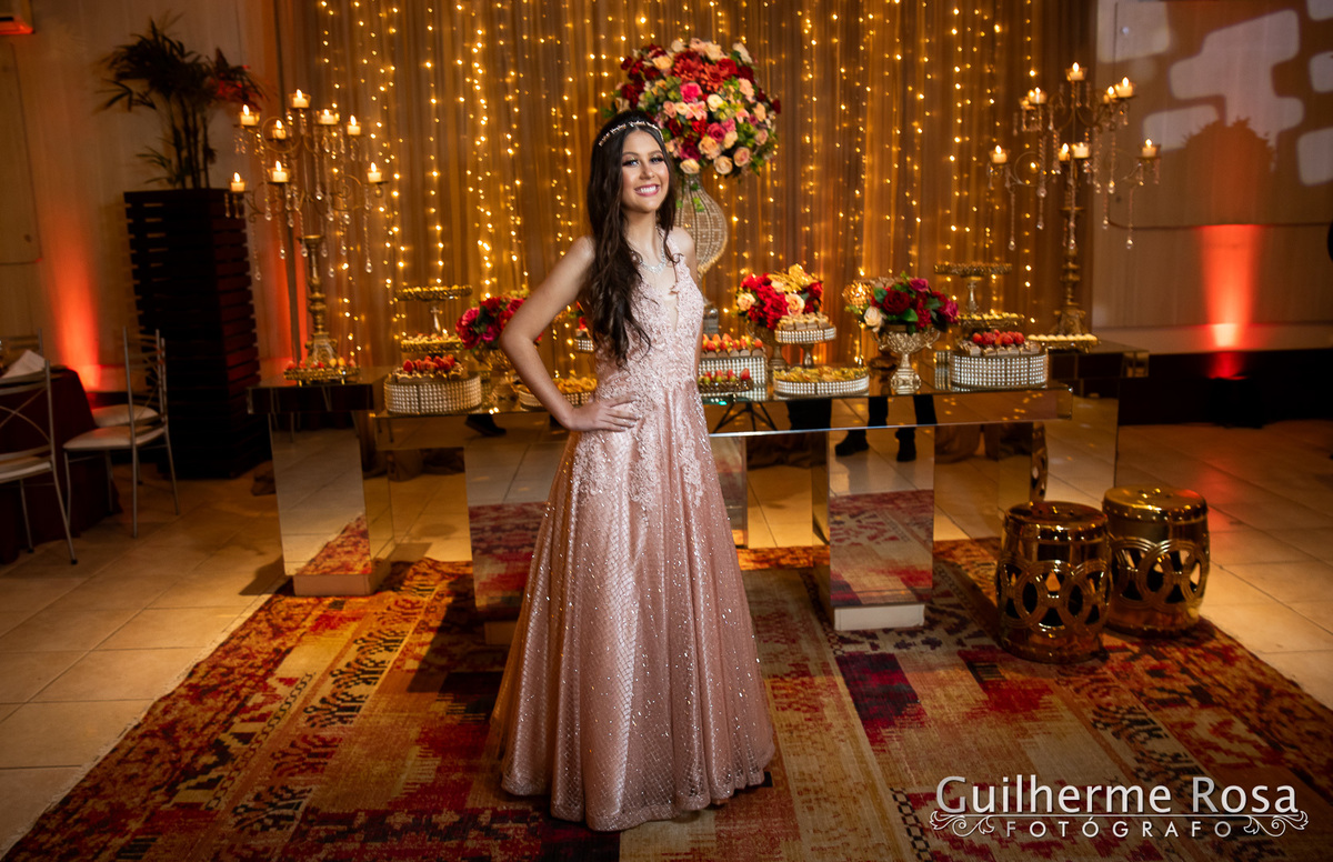 Neste último final de semana dia 15 de junho, fotografei a linda Júlia Ayres no Party House, na companhia de seus convidados e familiares!