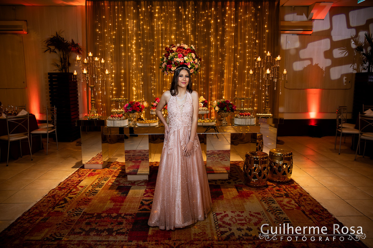 Neste último final de semana dia 15 de junho, fotografei a linda Júlia Ayres no Party House, na companhia de seus convidados e familiares!