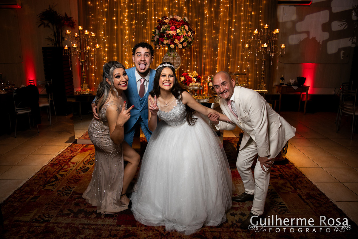 Neste último final de semana dia 15 de junho, fotografei a linda Júlia Ayres no Party House, na companhia de seus convidados e familiares!
