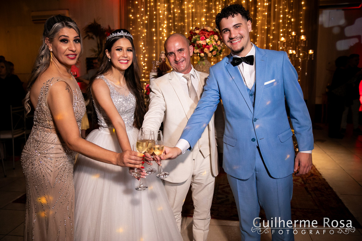 Neste último final de semana dia 15 de junho, fotografei a linda Júlia Ayres no Party House, na companhia de seus convidados e familiares!