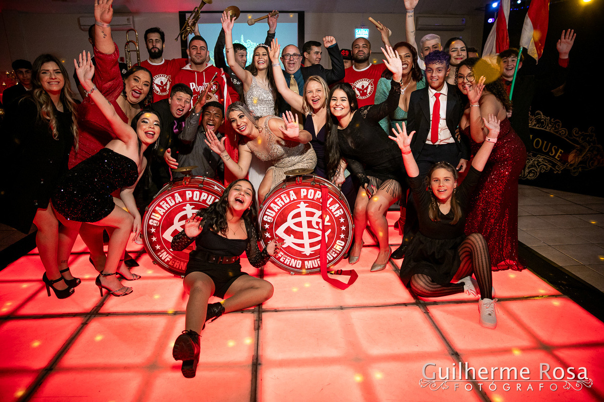 Neste último final de semana dia 15 de junho, fotografei a linda Júlia Ayres no Party House, na companhia de seus convidados e familiares!