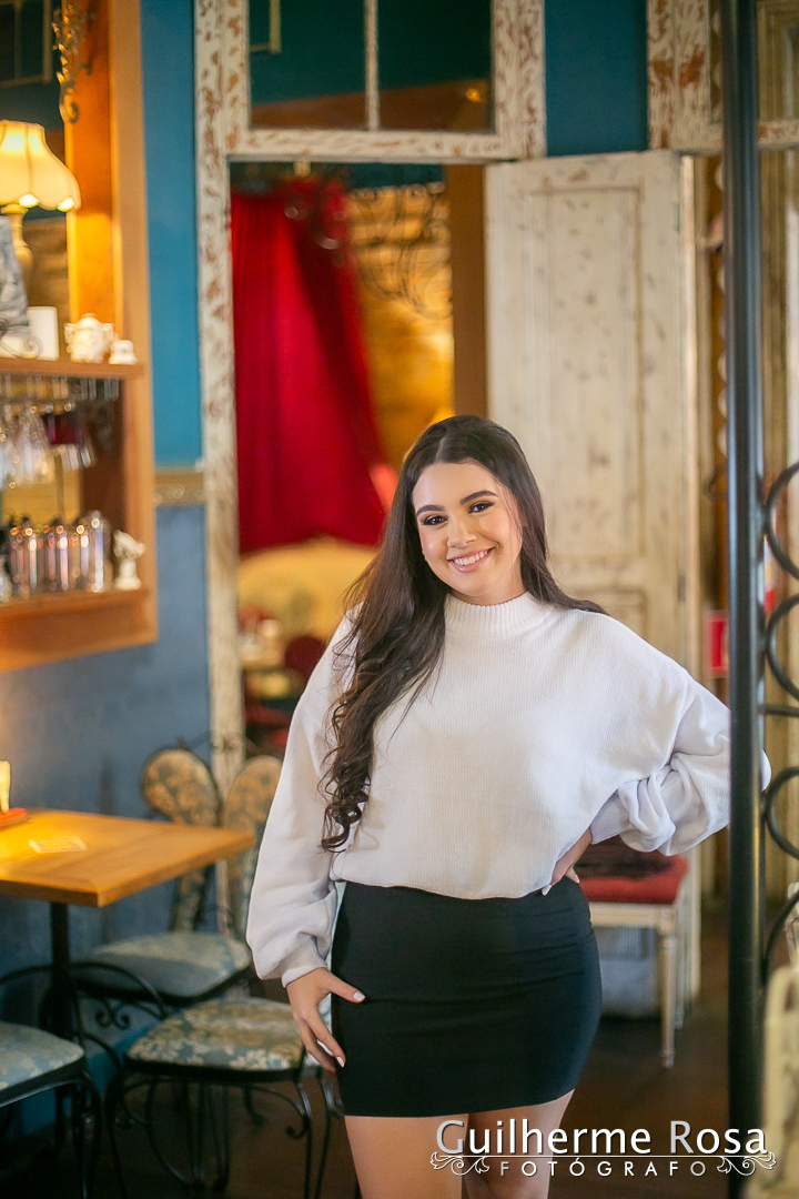 Café que serve lanches, sobremesas, café e chás, conhecido por seu chai latte com especiarias indianas Endereço: Rua Sarmento Leite, 1024, R. Sarmento Leite, 1030 - Cidade Baixa,
- guilhermers - 

Ensaios Fotográficos -
Book - da Monique Martins Machado
