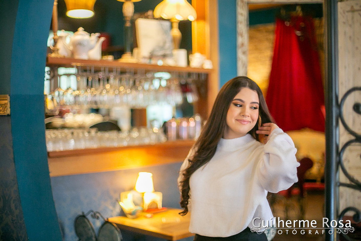 Café que serve lanches, sobremesas, café e chás, conhecido por seu chai latte com especiarias indianas Endereço: Rua Sarmento Leite, 1024, R. Sarmento Leite, 1030 - Cidade Baixa,
- guilhermers - 

Ensaios Fotográficos -
Book - da Monique Martins Machado

