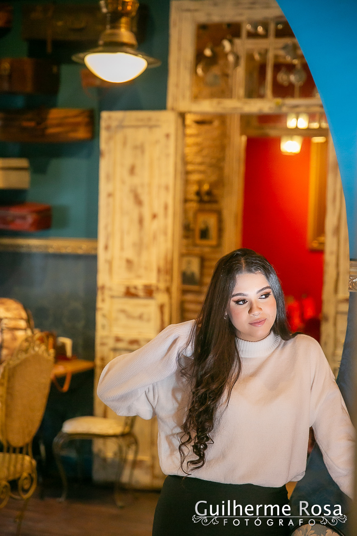 Café que serve lanches, sobremesas, café e chás, conhecido por seu chai latte com especiarias indianas Endereço: Rua Sarmento Leite, 1024, R. Sarmento Leite, 1030 - Cidade Baixa,
- guilhermers - 

Ensaios Fotográficos -
Book - da Monique Martins Machado
